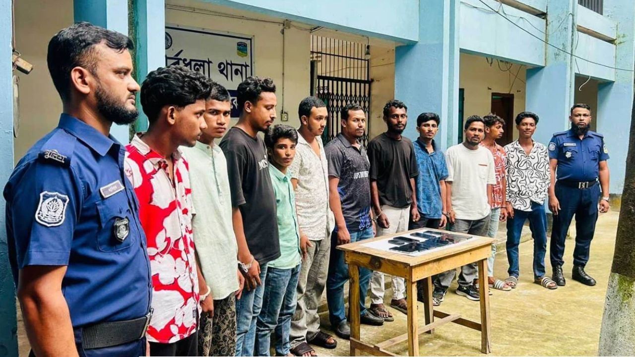 পূর্বধলায় মিছিলে অংশ নেওয়ার অভিযোগে ছাত্রলীগের ১৪ নেতাকর্মী গ্রেপ্তার