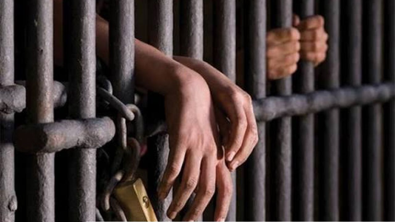 কারাগারে ধারণক্ষমতার দ্বিগুণের বেশি বন্দি, বাড়ছে চাপ