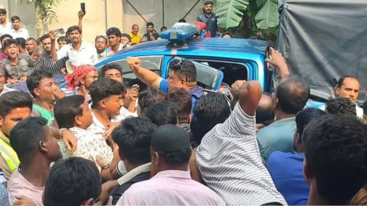 মাদ্রাসাশিক্ষকের বিরুদ্ধে শিক্ষার্থী নির্যাতনের অভিযোগ: পুলিশের ৩ সদস্য আহত